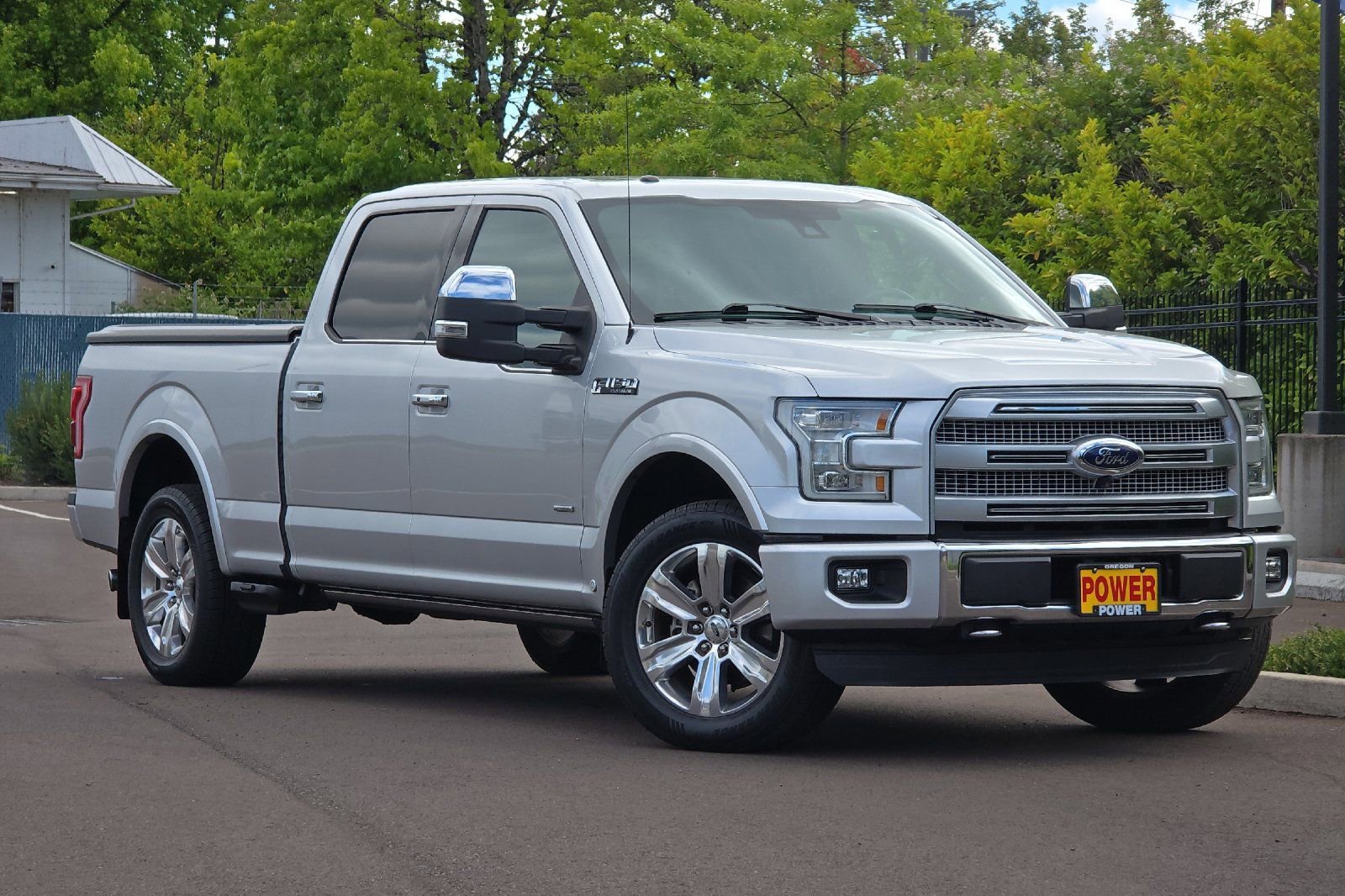 Used 2015 Ford F150 Platinum w/ Equipment Group 701A Luxury AWD/4WD image 2