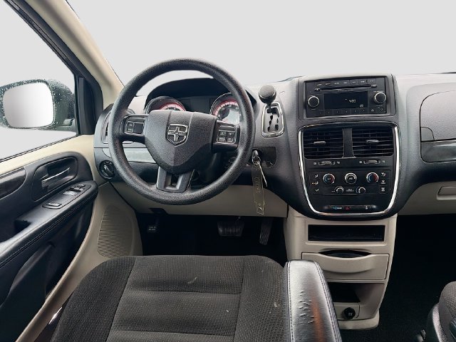 Used 2017 Dodge Grand Caravan SE FWD image 23