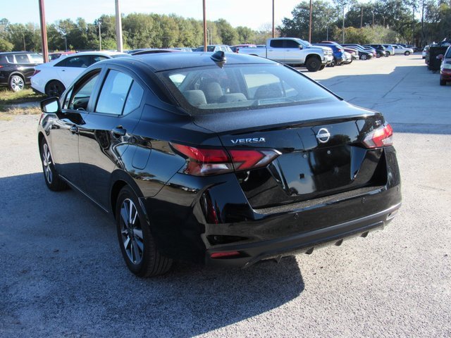 Used 2023 Nissan Versa SV image 5