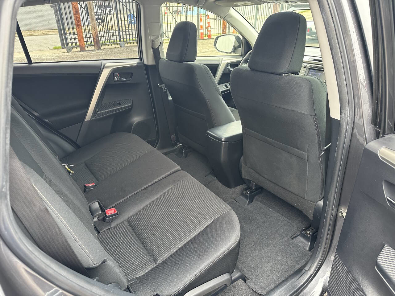 Used 2014 Toyota RAV4 XLE AWD/4WD image 39