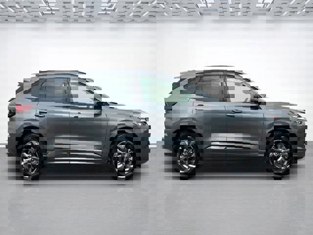 Used 2024 Ford Escape ST-Line image 3