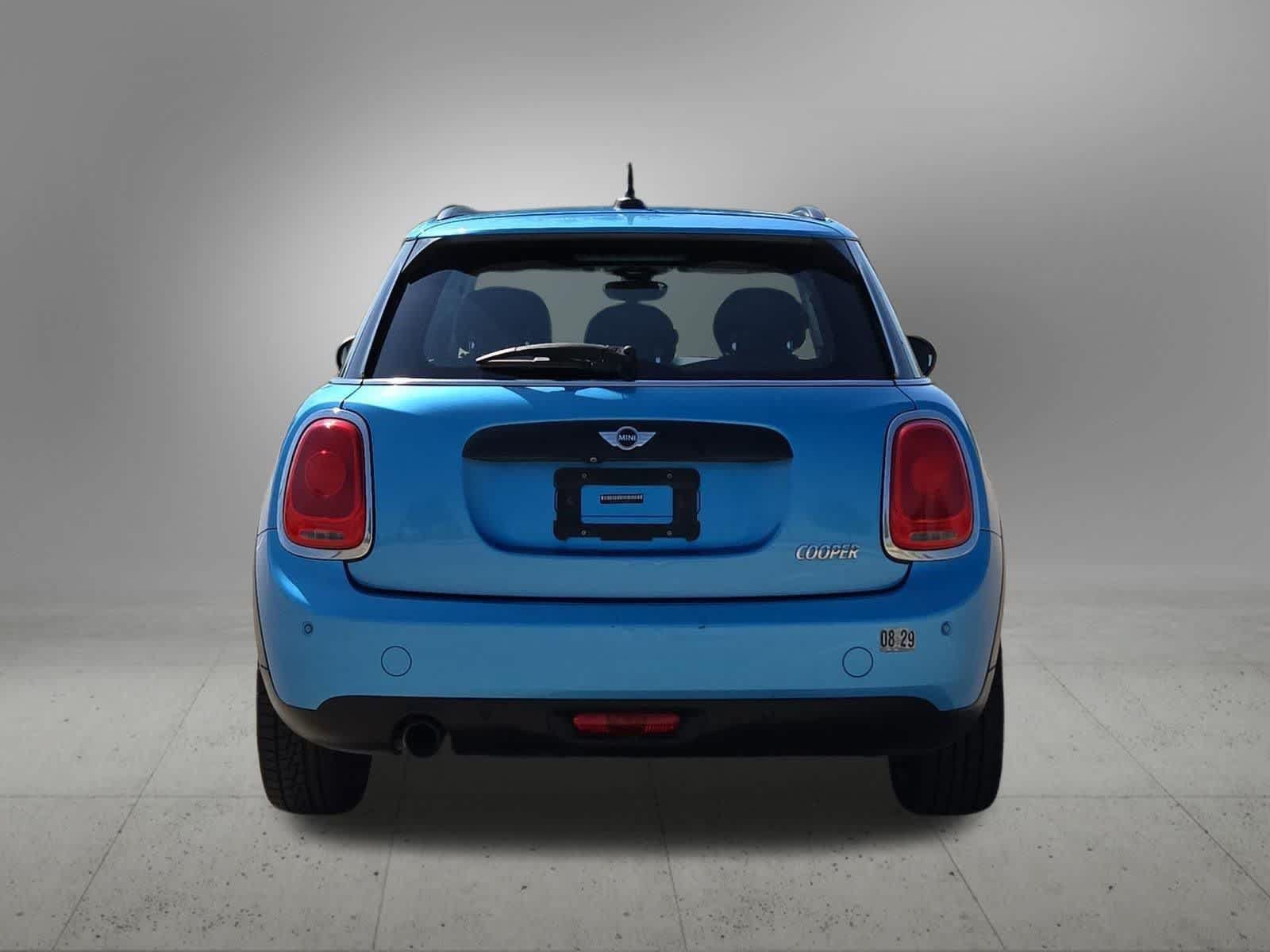 Used 2018 MINI Cooper 4-Door Hardtop FWD image 5