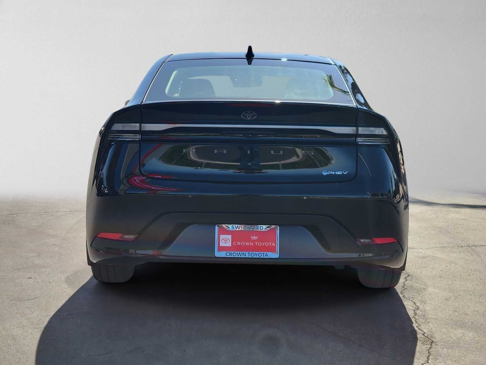 New 2027 Toyota Prius Plug-In Hybrid FWD image 4