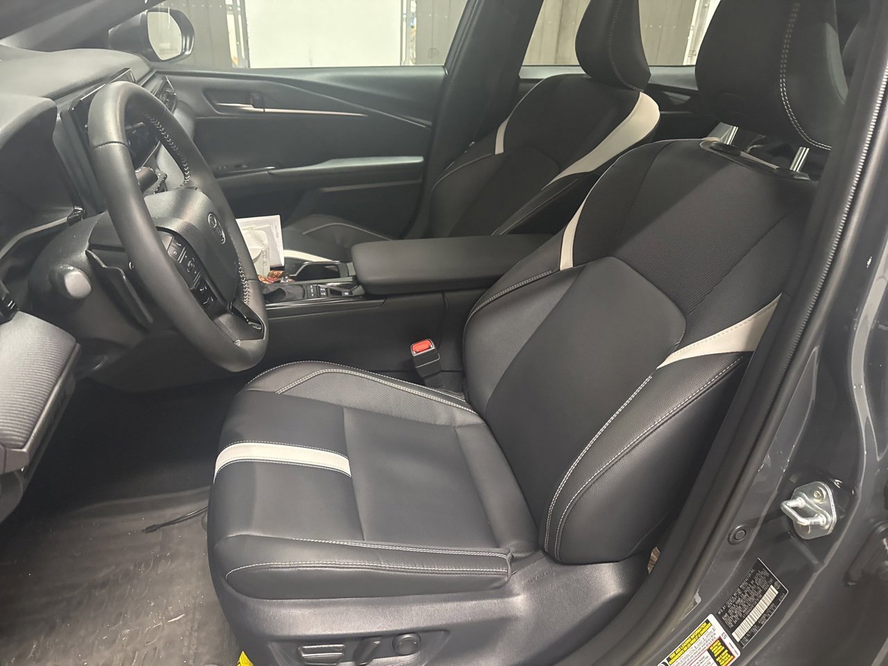 Used 2026 Toyota Camry SE w/ Multimedia Upgrade Package image 7