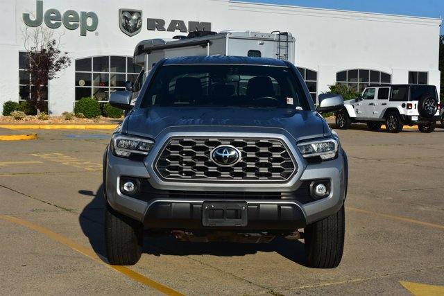 Used 2023 Toyota Tacoma TRD Off-Road image 2