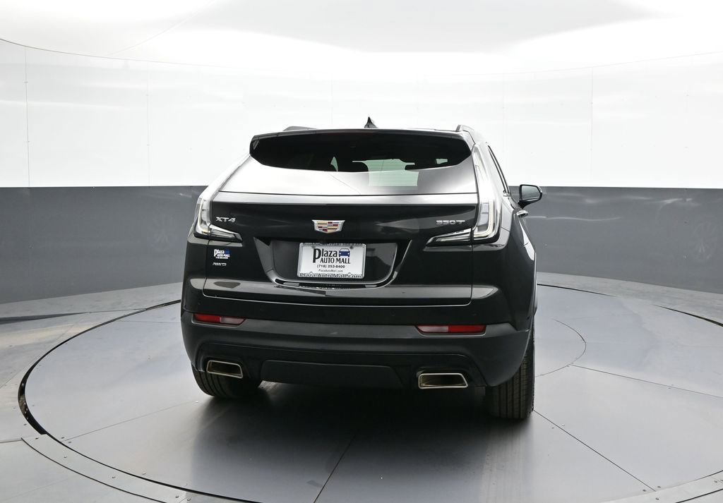 Used 2023 Cadillac XT4 Sport w/ Technology Package image 7