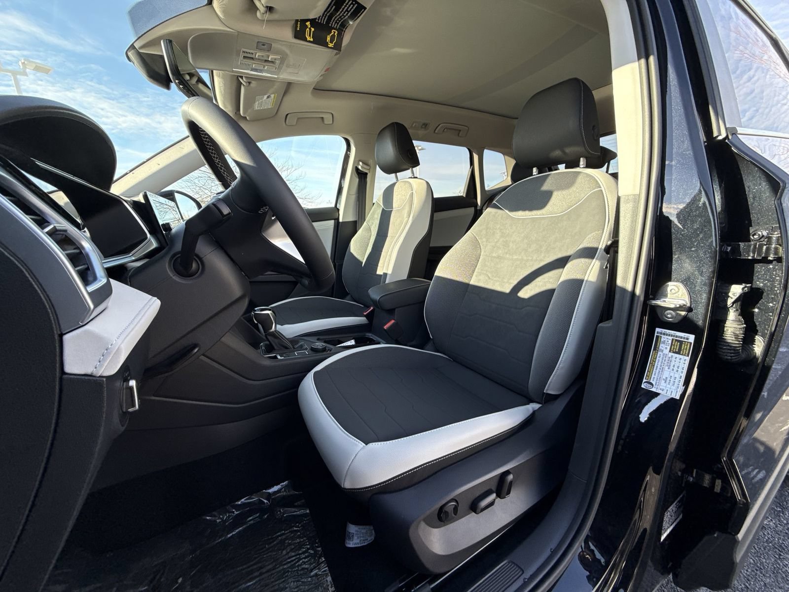 New 2026 Volkswagen Taos SE AWD/4WD image 13