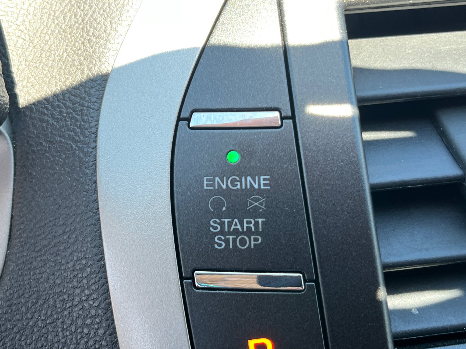 Used 2016 Lincoln MKZ w/ Equipment Group 300A Reserve FWD image 20