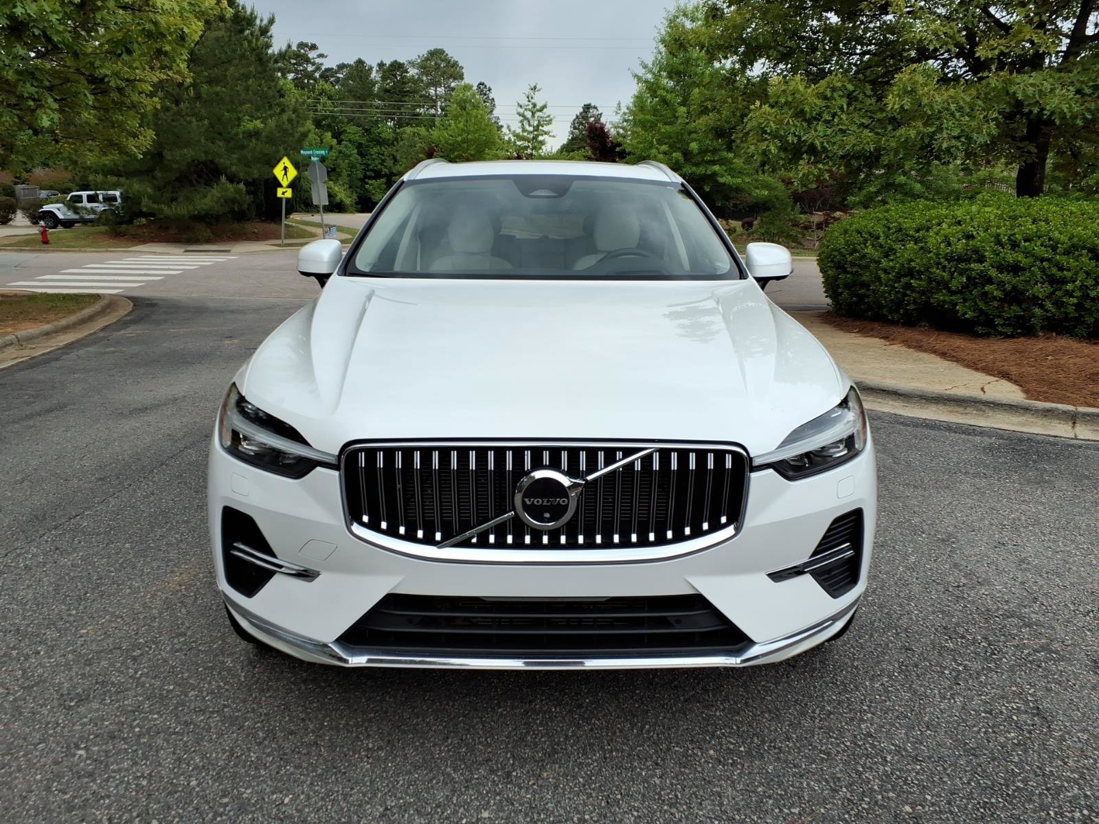 Certified 2023 Volvo XC60 B5 Ultimate w/ Climate Package FWD image 10