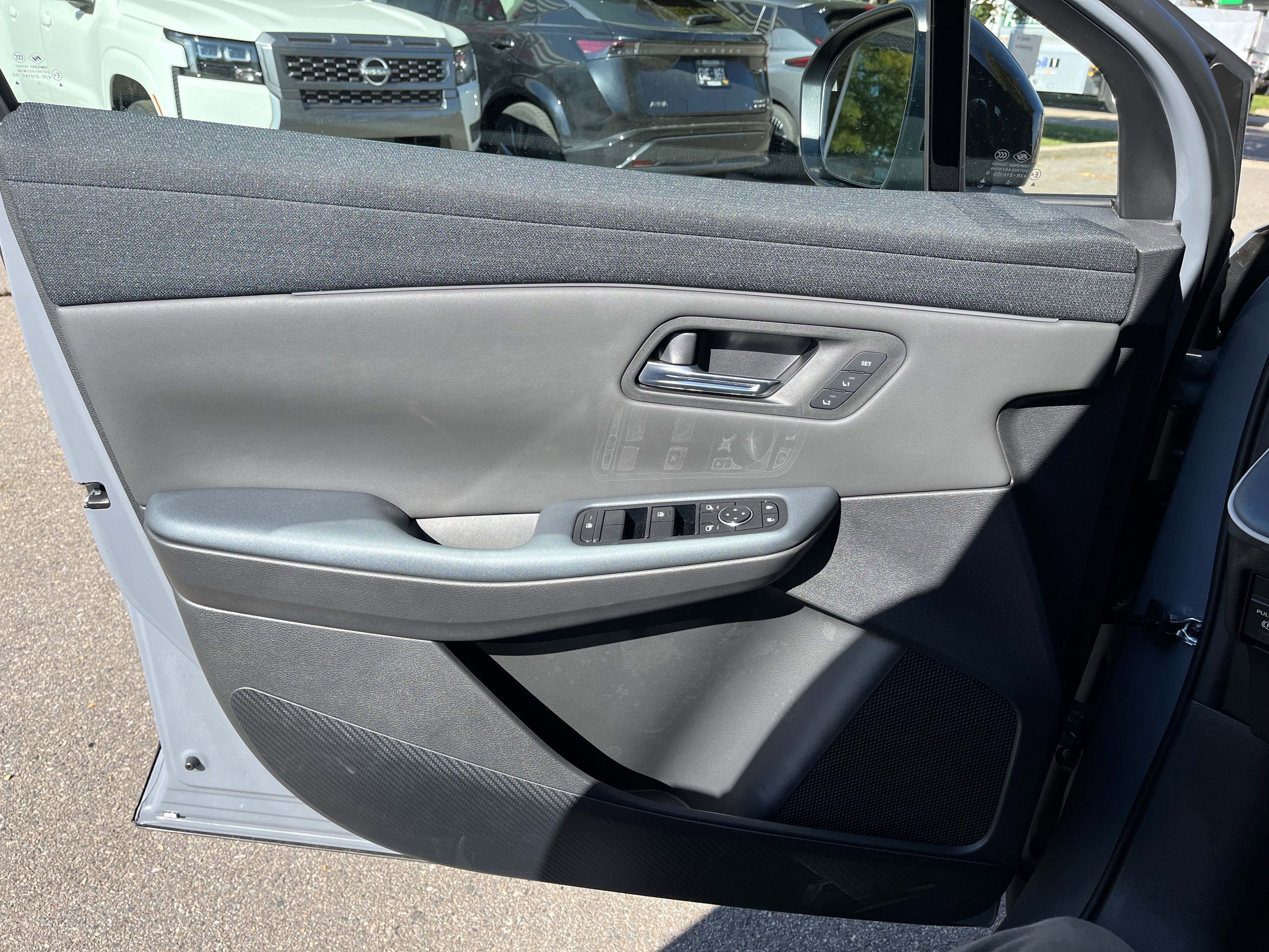 New 2026 Nissan Leaf Platinum+ w/ Cargo Package (Platinum+) image 14