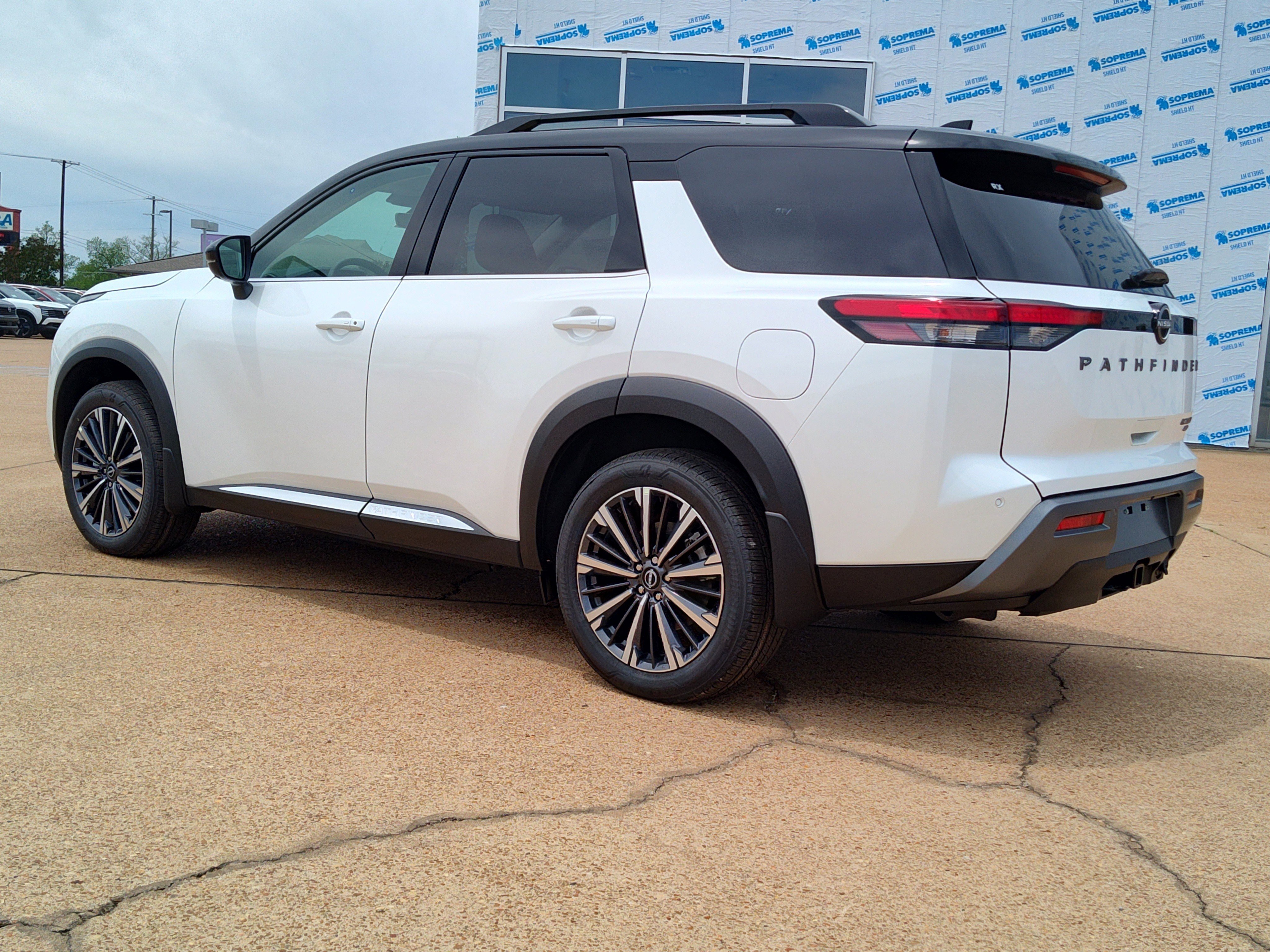 New 2026 Nissan Pathfinder Platinum AWD/4WD image 3