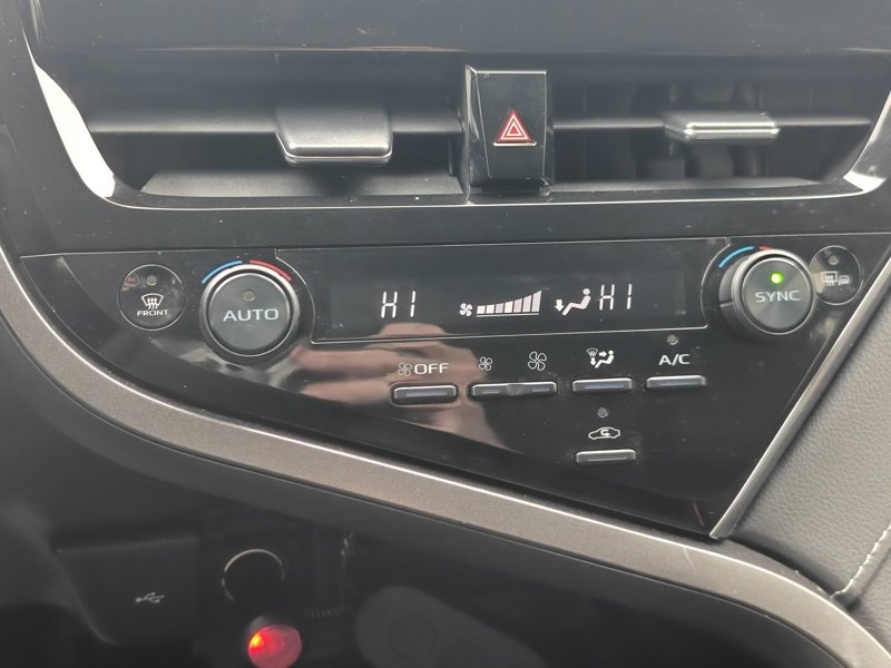 Used 2024 Toyota Camry SE image 25