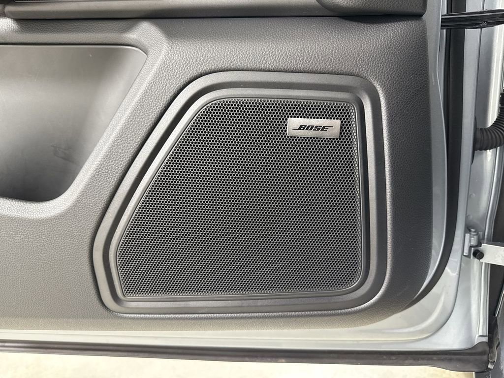 Certified 2025 Porsche Macan image 35