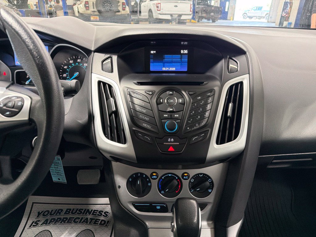 Used 2014 Ford Focus SE w/ SE Winter Package FWD image 14