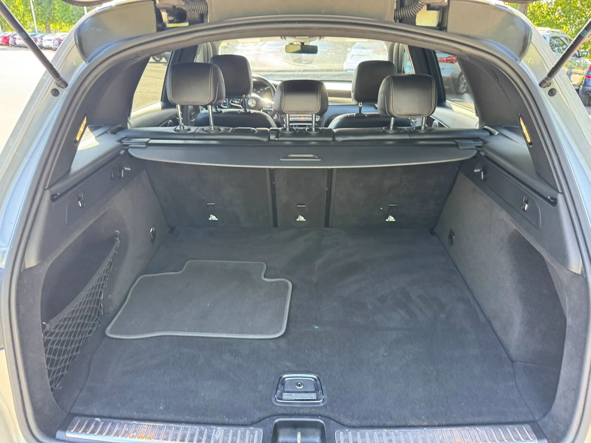 Used 2020 Mercedes-Benz GLC 300 image 23