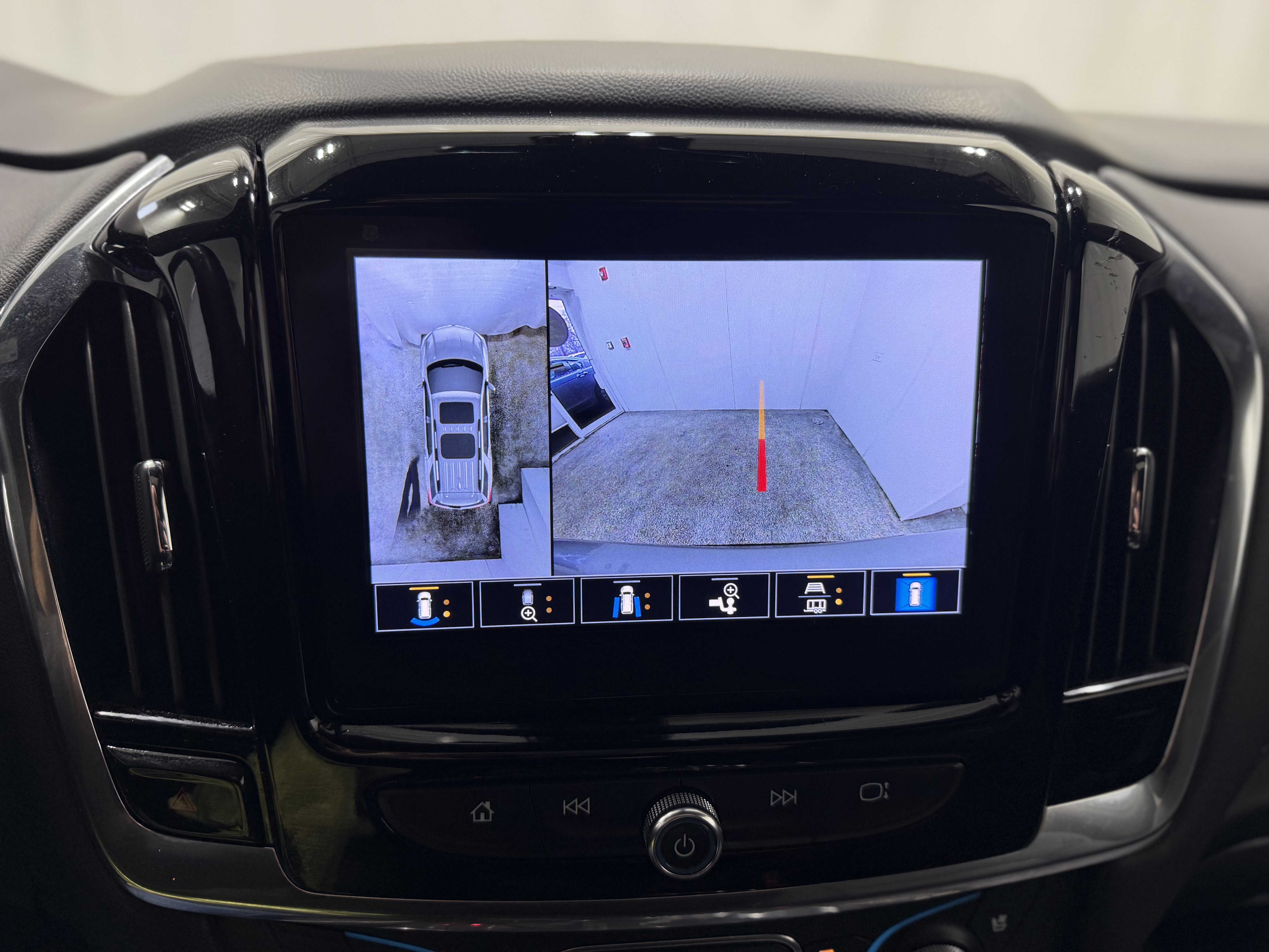 Certified 2023 Chevrolet Traverse Premier w/ Redline Edition image 19