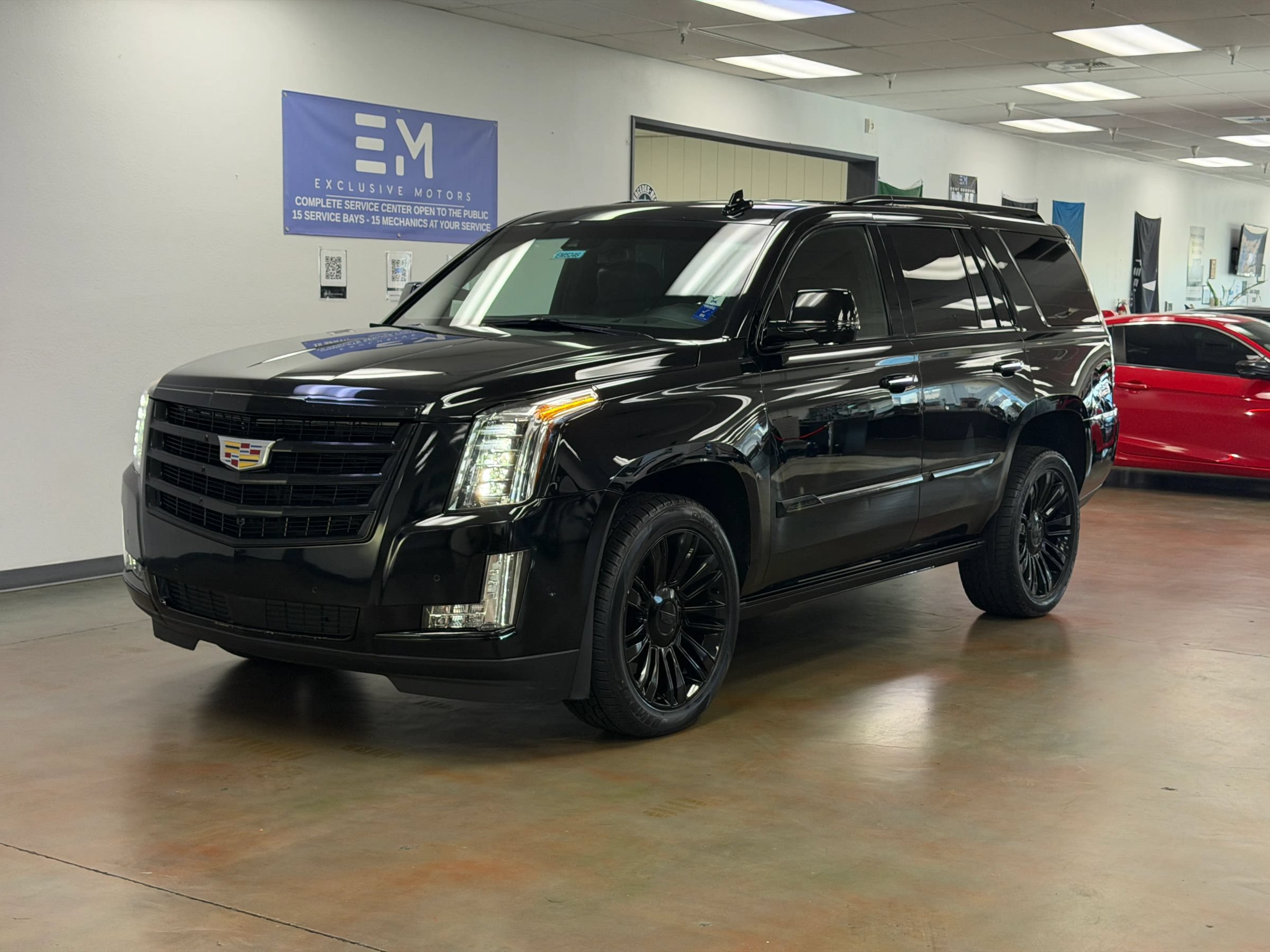 Used 2018 Cadillac Escalade Platinum RWD image 9