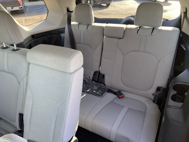 Used 2023 Honda Pilot LX image 52