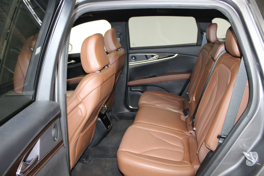 Used 2022 Lincoln Nautilus Reserve w/ Equipment Group 201A image 26