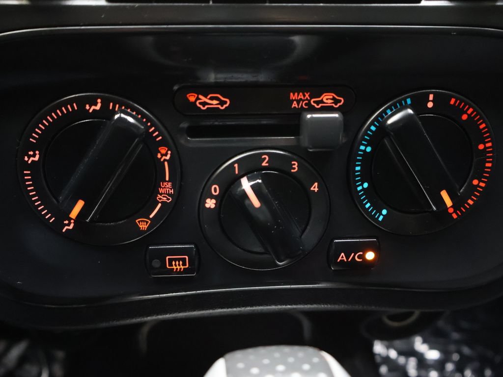 Used 2016 Nissan Juke S FWD image 23