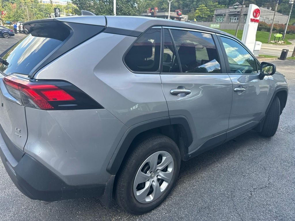 Used 2023 Toyota RAV4 LE AWD/4WD image 8