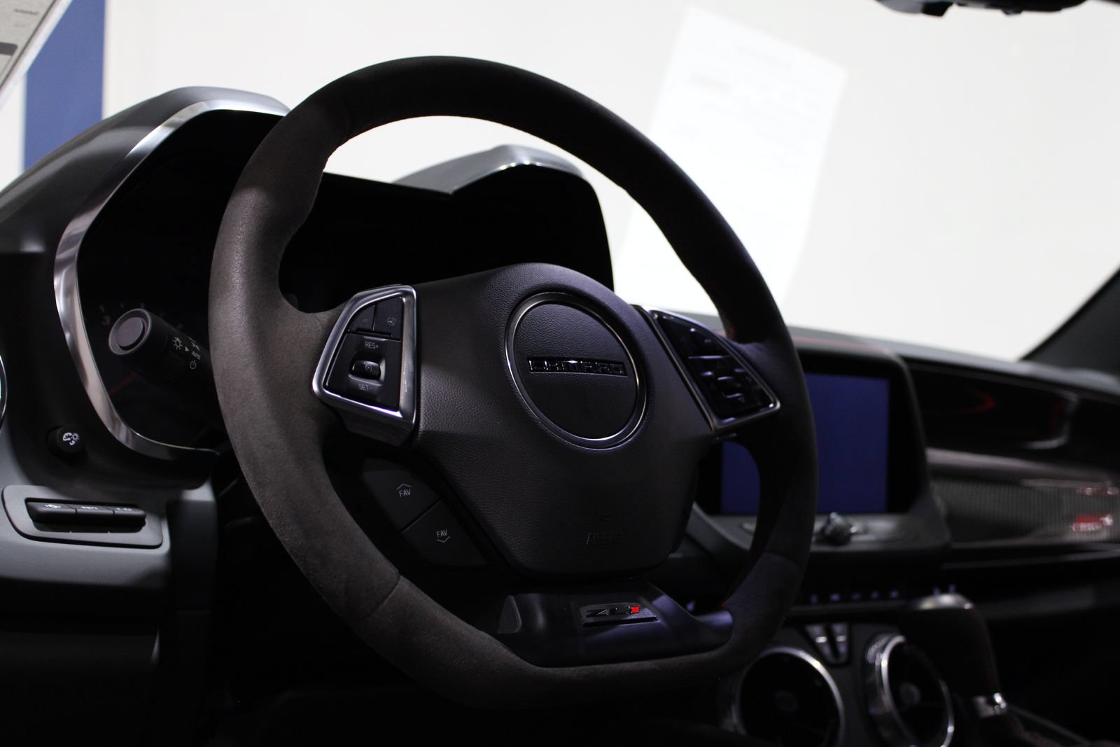Used 2019 Chevrolet Camaro ZL1 RWD image 21