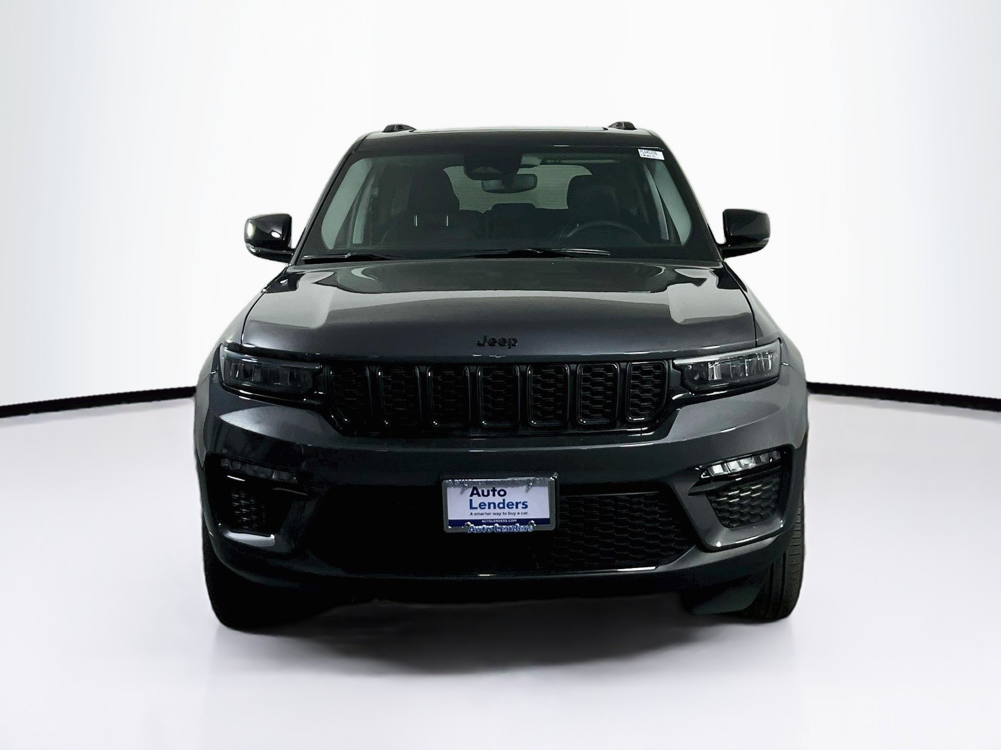 Used 2023 Jeep Grand Cherokee Limited w/ Black Appearance Package AWD/4WD image 2