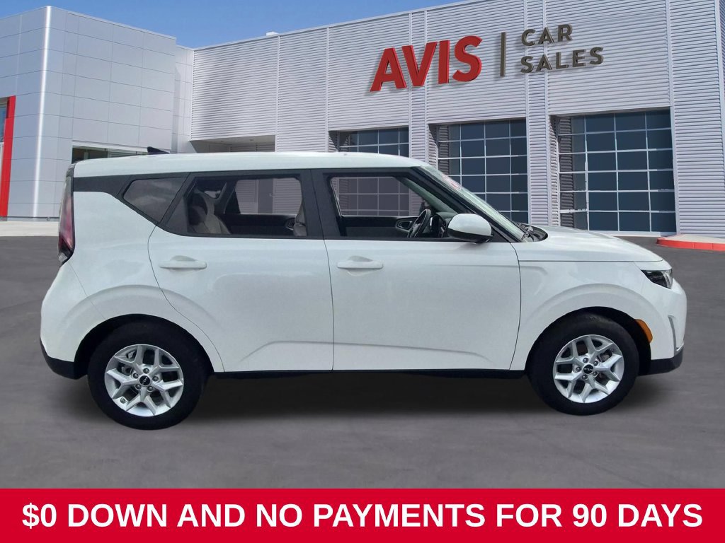 Used 2025 Kia Soul LX FWD image 5