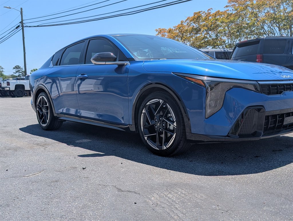 Used 2025 Kia K4 GT-Line w/ GT-Line Premium Package FWD image 3
