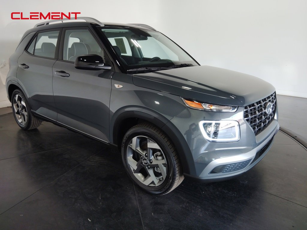 Used 2025 Hyundai Venue Limited image 3