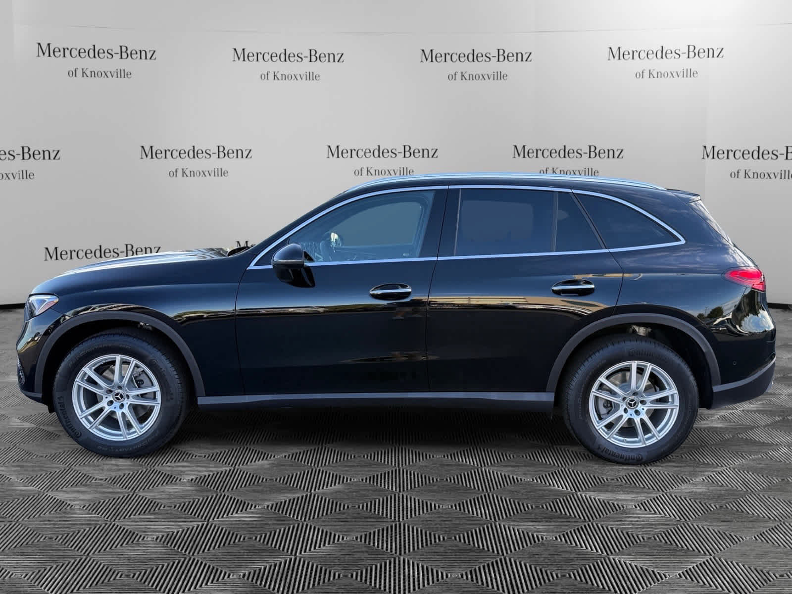 Used 2026 Mercedes-Benz GLC 300 4MATIC image 2