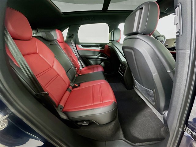 Used 2024 Porsche Cayenne w/ Sport Chrono Package image 11