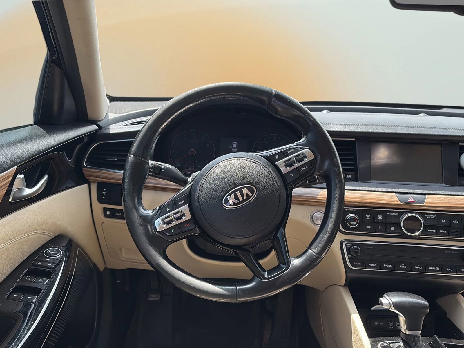 Used 2017 Kia Cadenza Premium FWD image 16