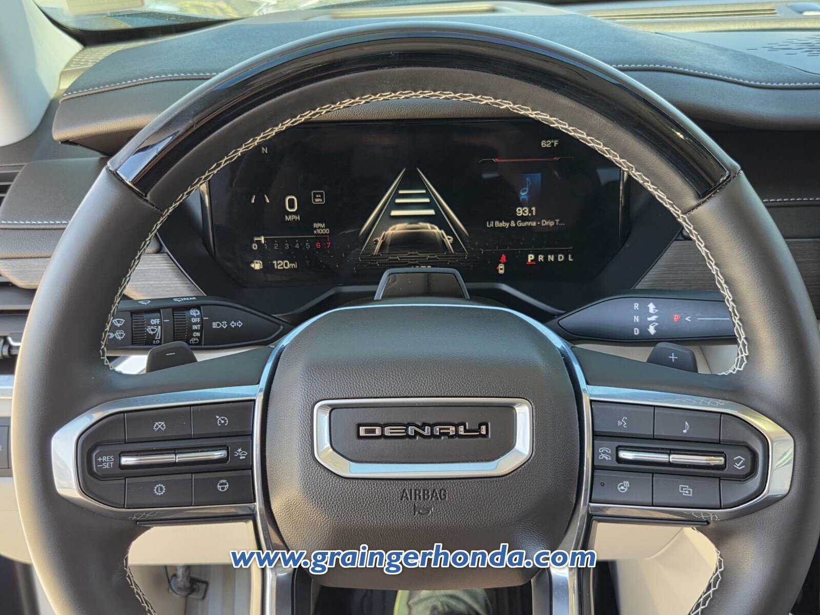 Used 2024 GMC Acadia Denali w/ Super Cruise Package image 26