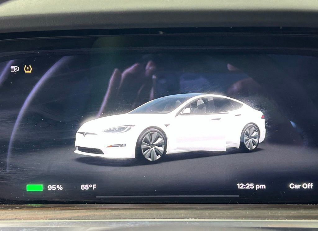 Used 2023 Tesla Model S Standard Range AWD/4WD image 28