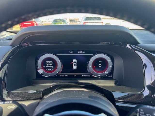 Used 2024 Nissan Pathfinder Platinum image 16