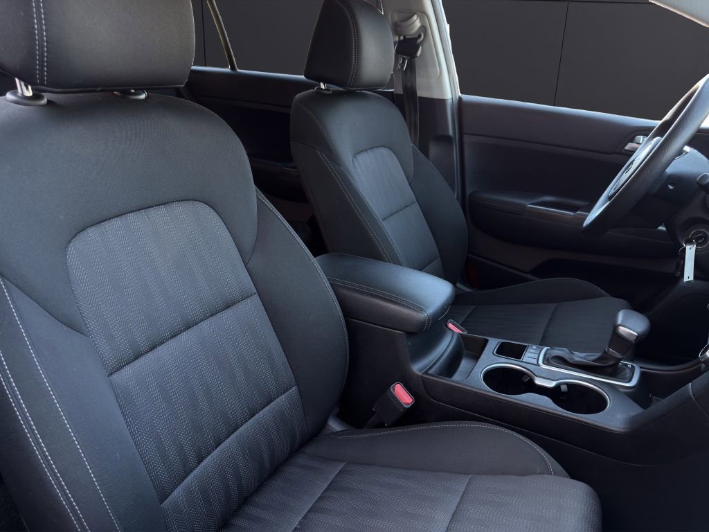Used 2022 Kia Sportage LX image 14