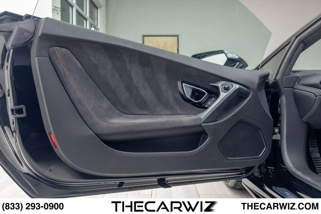 Used 2016 Lamborghini Huracan LP 580-2 RWD image 39