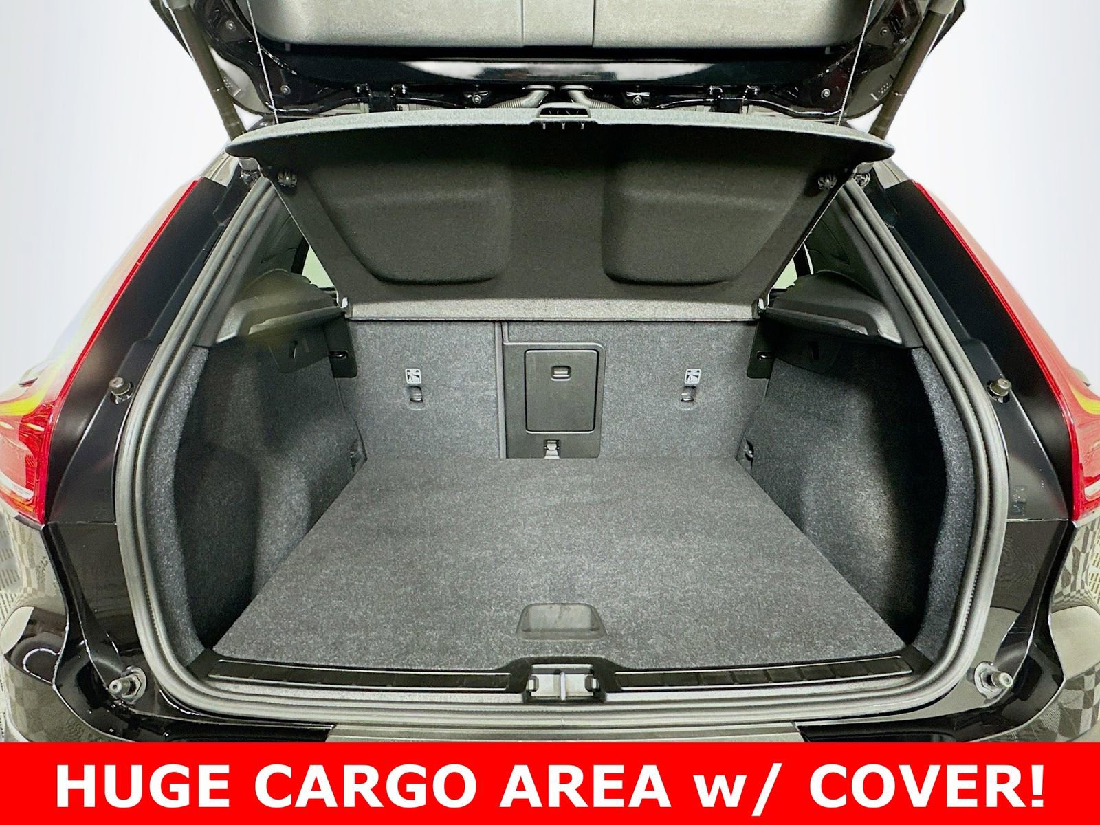 Used 2025 Volvo XC40 B5 Core AWD/4WD image 31