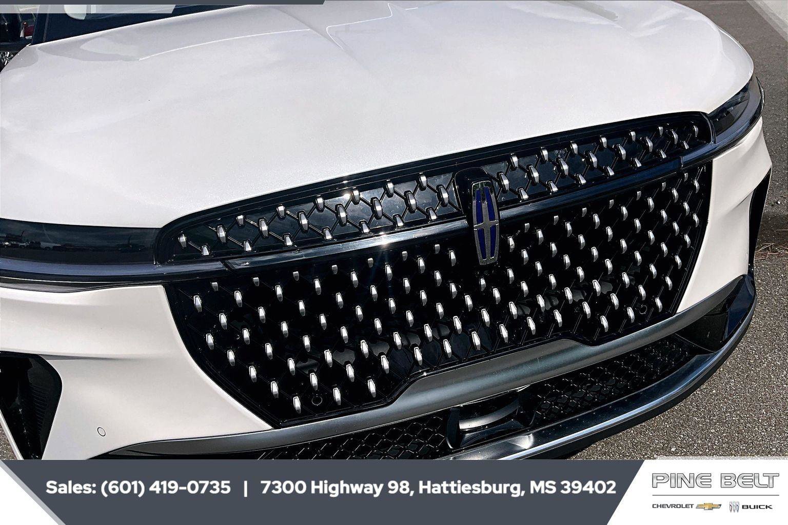 Used 2024 Lincoln Nautilus Premier AWD/4WD image 22
