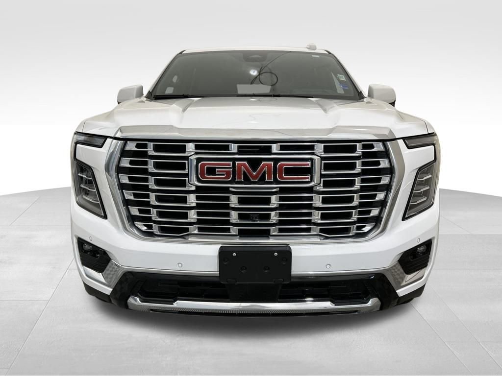 Used 2025 GMC Yukon Denali AWD/4WD image 9