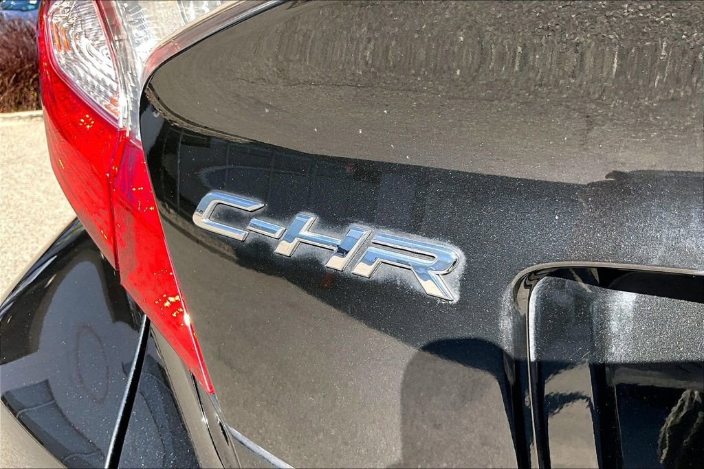 Used 2018 Toyota C-HR XLE FWD image 24