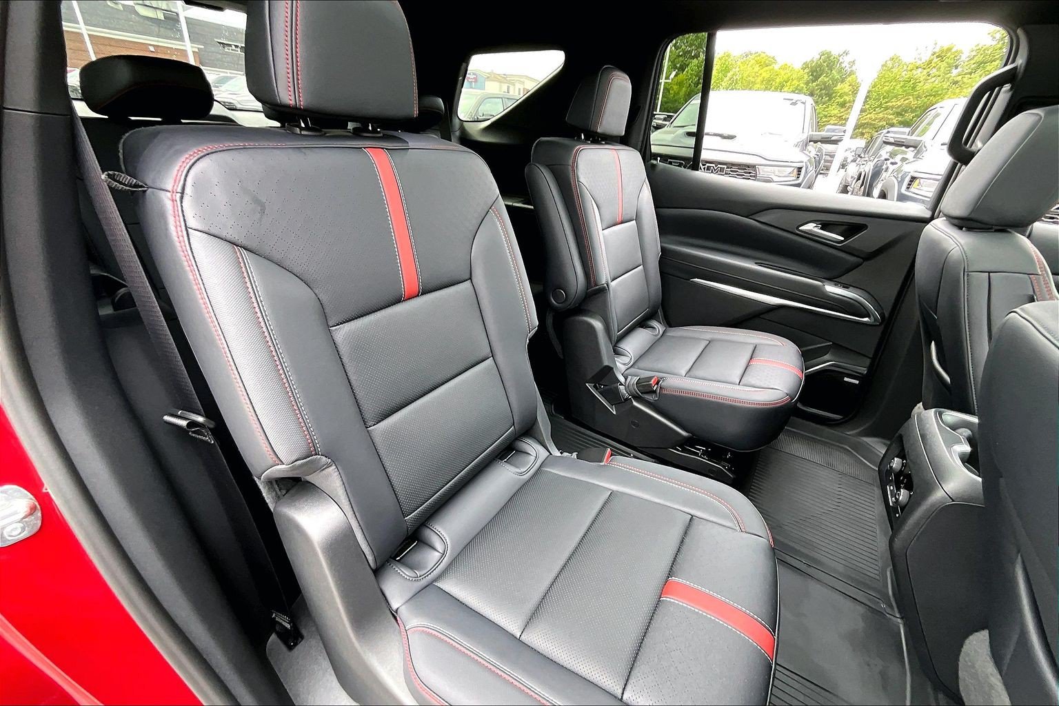 Used 2026 Chevrolet Traverse RS w/ LPO, Floor Liner Package AWD/4WD image 23