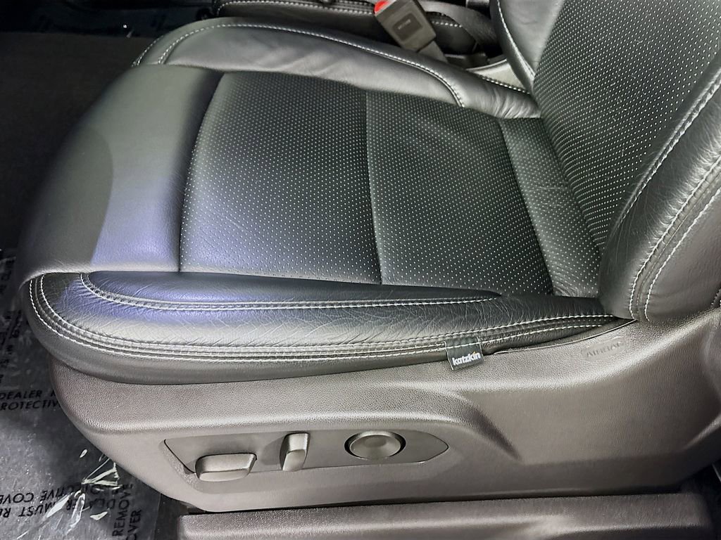 Used 2025 GMC Sierra 2500 SLE w/ SLE Value Package; image 24