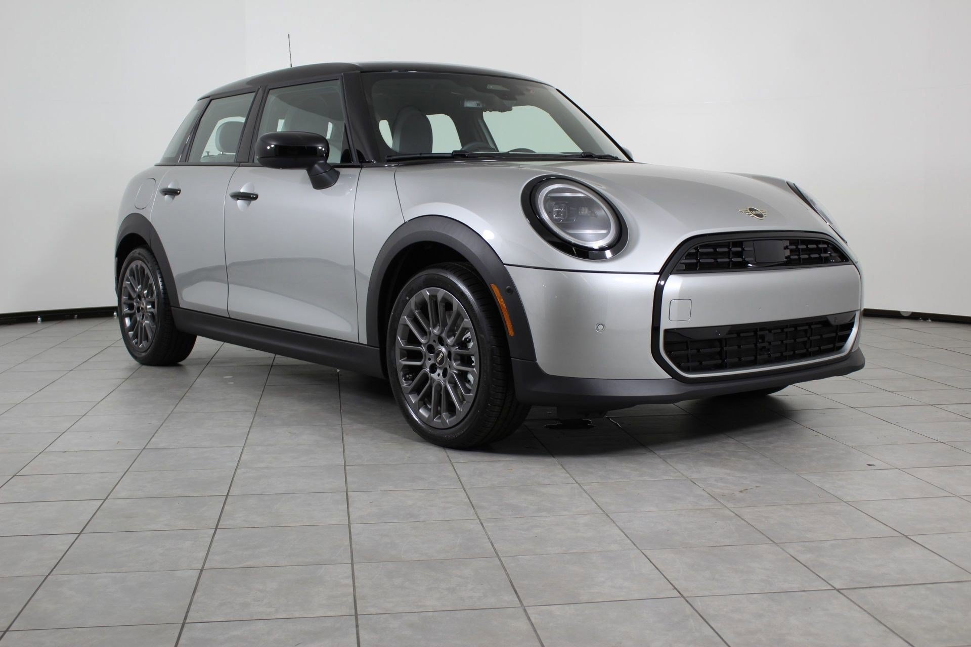 Used 2026 MINI Cooper 4-Door Hardtop FWD image 7