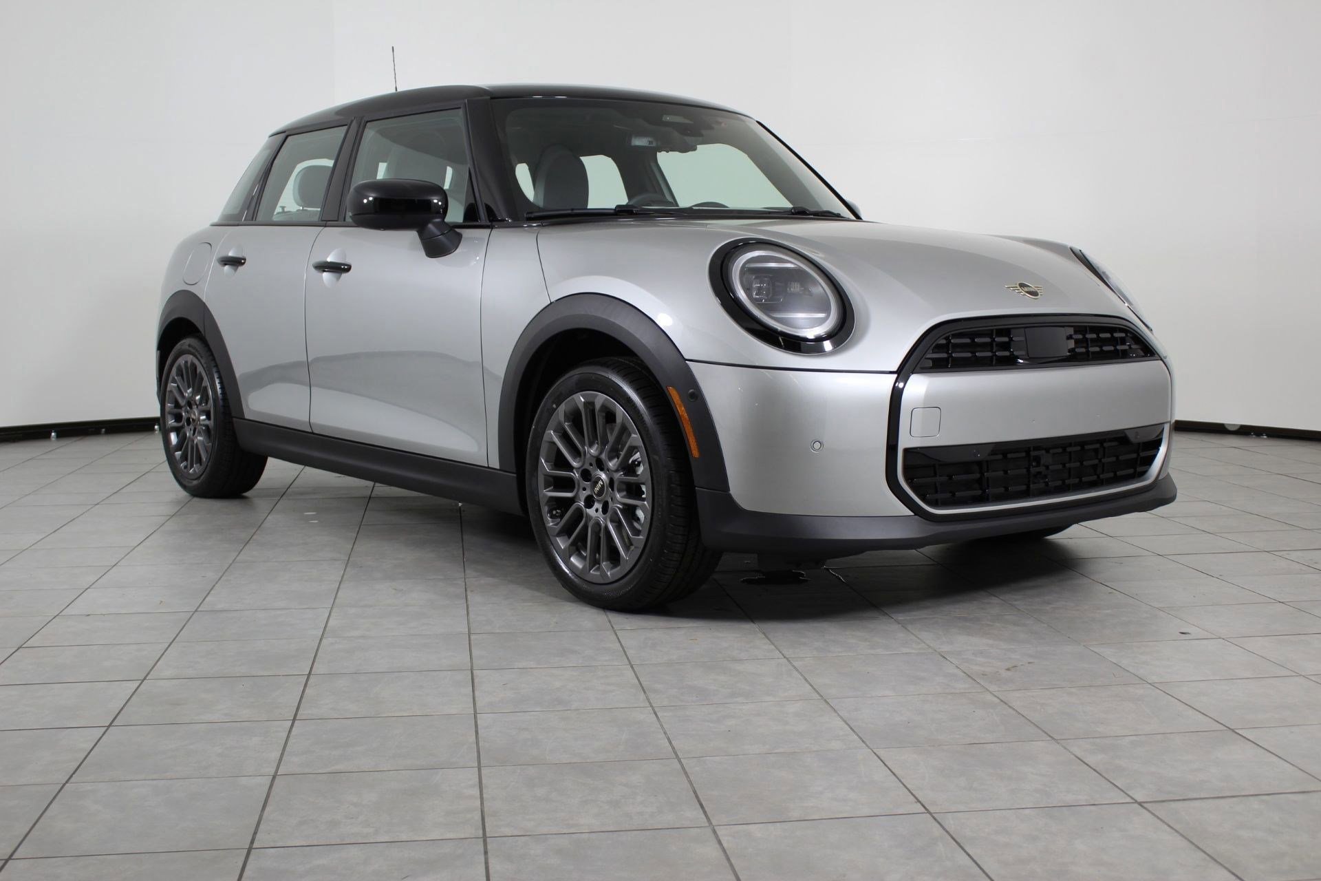 Used 2026 MINI Cooper 4-Door Hardtop FWD image 7