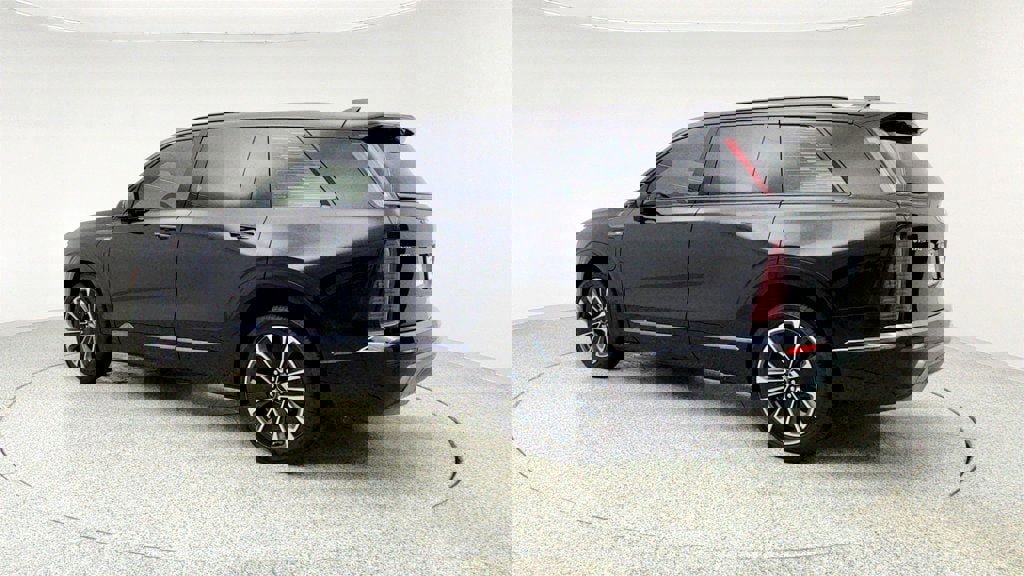 Used 2026 Cadillac Vistiq Sport image 7