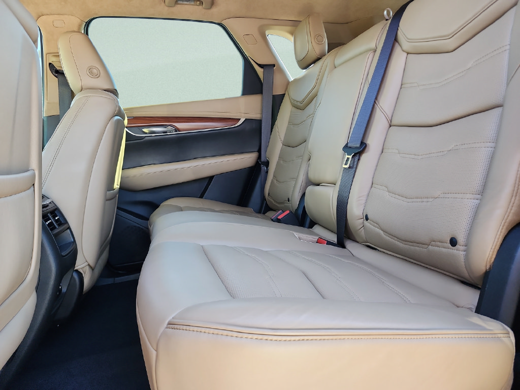 Used 2017 Cadillac XT5 Platinum AWD/4WD image 22