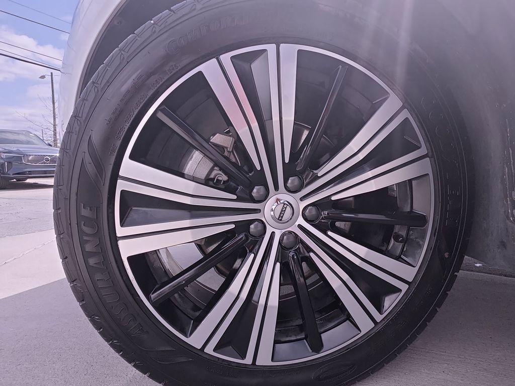 Used 2023 Volvo XC60 B5 Plus w/ Climate Package image 37