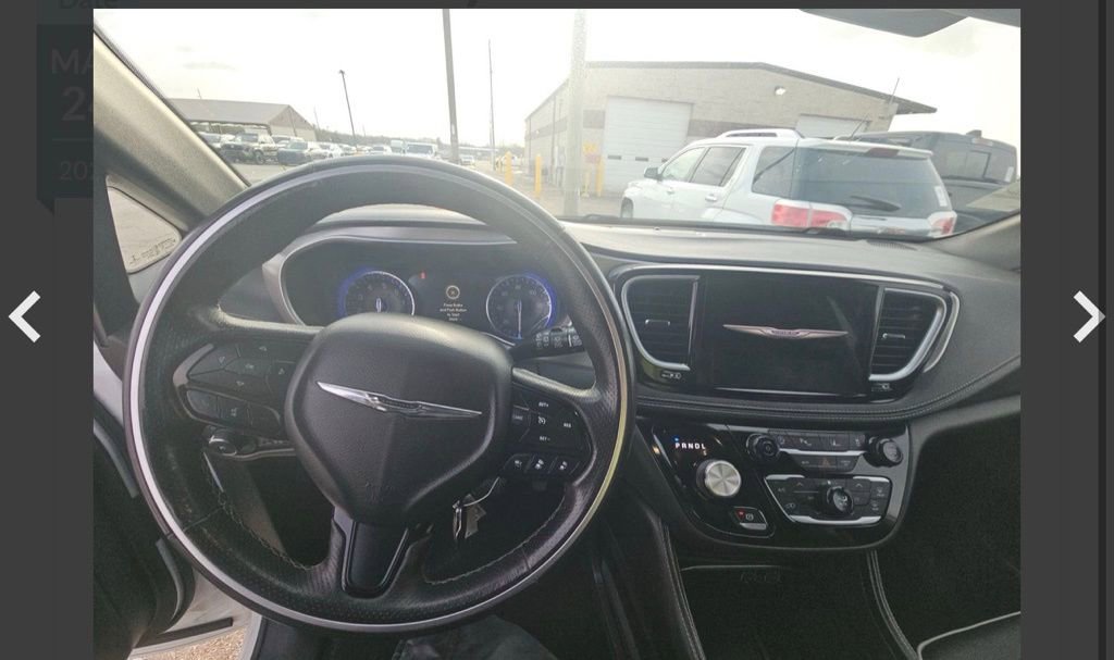 Used 2021 Chrysler Pacifica Limited w/ S Appearance Package image 10